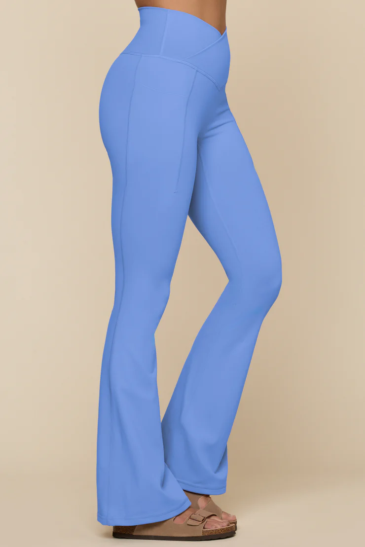 Crisscross Hourglass® Flared Legging with Pockets - Nordic Blue - Pilt 4